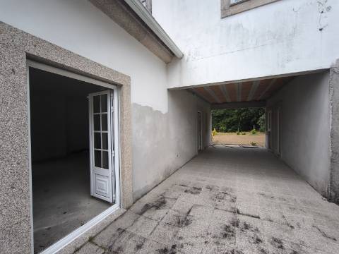 Moradia T3 em fase de acabamentos - Vilela, Arcos de Valdevez