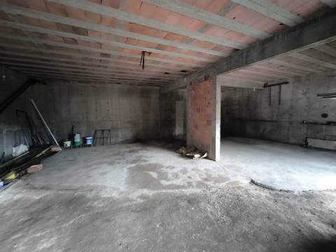 Moradia T3 em fase de acabamentos - Vilela, Arcos de Valdevez