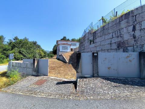 Moradia T3 em fase de acabamentos - Vilela, Arcos de Valdevez