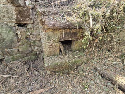Ruina em Azias, Ponte da Barca