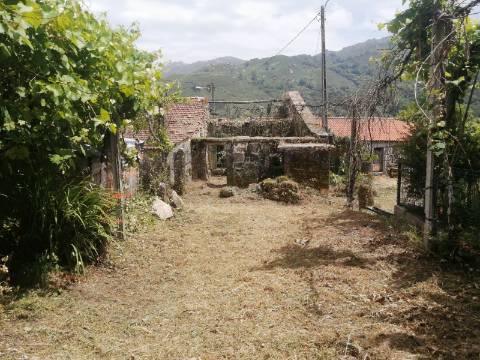 Ruina em Azias, Ponte da Barca
