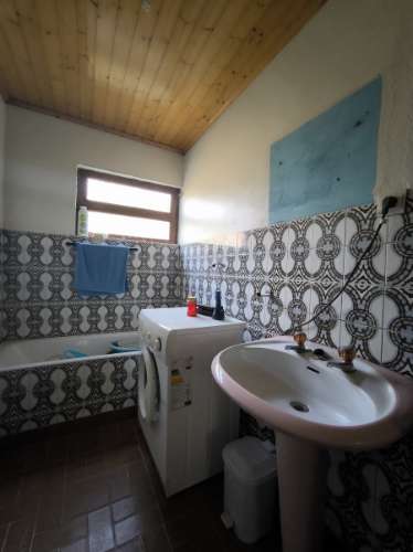 Quintinha com 4 moradias