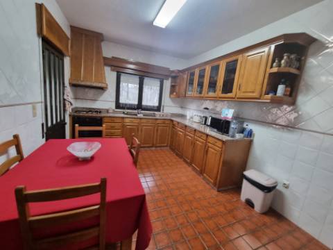 Moradia T4 lindas vistas, zona tranquila
