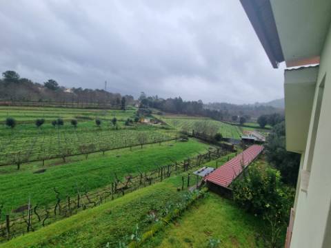 Moradia T4 lindas vistas, zona tranquila
