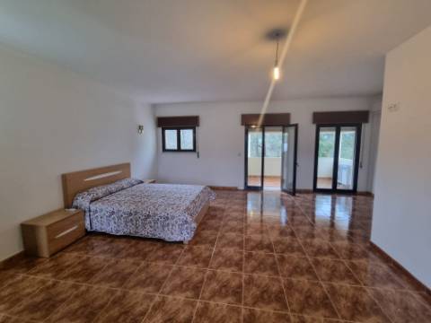 Moradia T4 lindas vistas, zona tranquila
