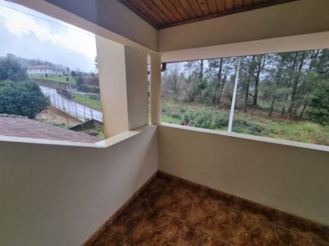 Moradia T4 lindas vistas, zona tranquila
