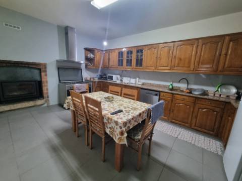 Moradia T4 lindas vistas, zona tranquila
