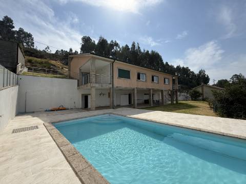 Moradia V4 c/ Piscina em Cendufe, Arcos de Valdevez