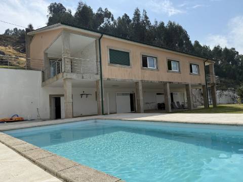 Moradia V4 c/ Piscina em Cendufe, Arcos de Valdevez