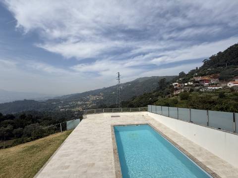 Moradia V4 c/ Piscina em Cendufe, Arcos de Valdevez