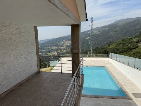 Moradia V4 c/ Piscina em Cendufe, Arcos de Valdevez