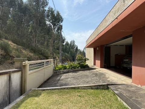 Moradia V4 c/ Piscina em Cendufe, Arcos de Valdevez