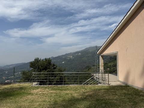 Moradia V4 c/ Piscina em Cendufe, Arcos de Valdevez