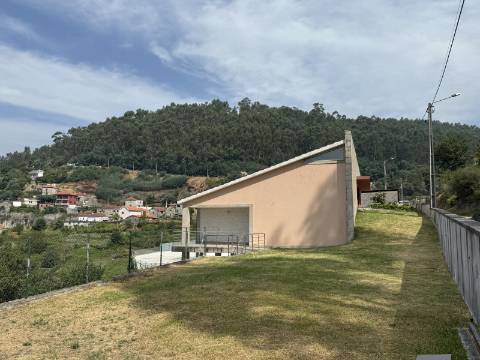 Moradia V4 c/ Piscina em Cendufe, Arcos de Valdevez