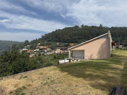 Moradia V4 c/ Piscina em Cendufe, Arcos de Valdevez