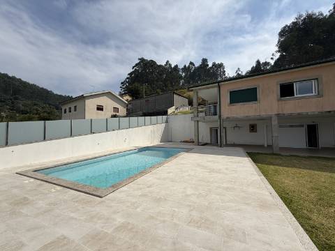 Moradia V4 c/ Piscina em Cendufe, Arcos de Valdevez