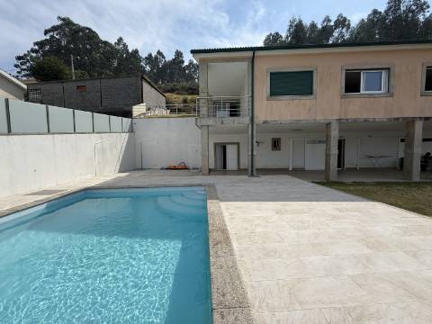 Moradia V4 c/ Piscina em Cendufe, Arcos de Valdevez