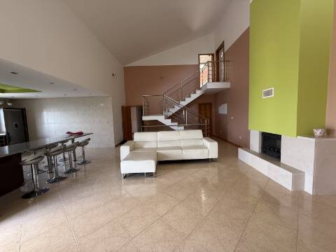 Moradia V4 c/ Piscina em Cendufe, Arcos de Valdevez