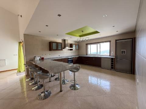 Moradia V4 c/ Piscina em Cendufe, Arcos de Valdevez