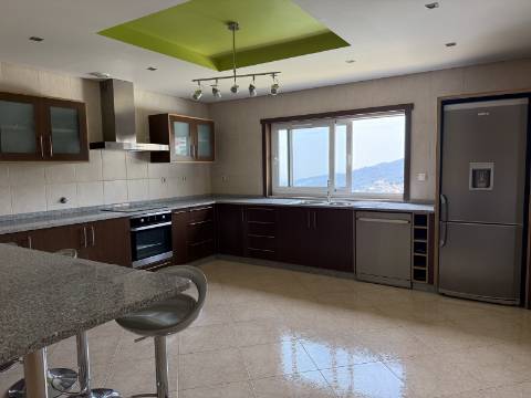 Moradia V4 c/ Piscina em Cendufe, Arcos de Valdevez