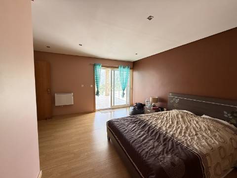 Moradia V4 c/ Piscina em Cendufe, Arcos de Valdevez