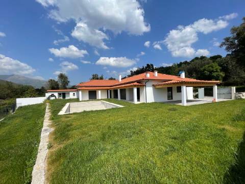 Moradia V4 em Britelo, Ponte da Barca