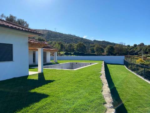 Moradia V4 em Britelo, Ponte da Barca