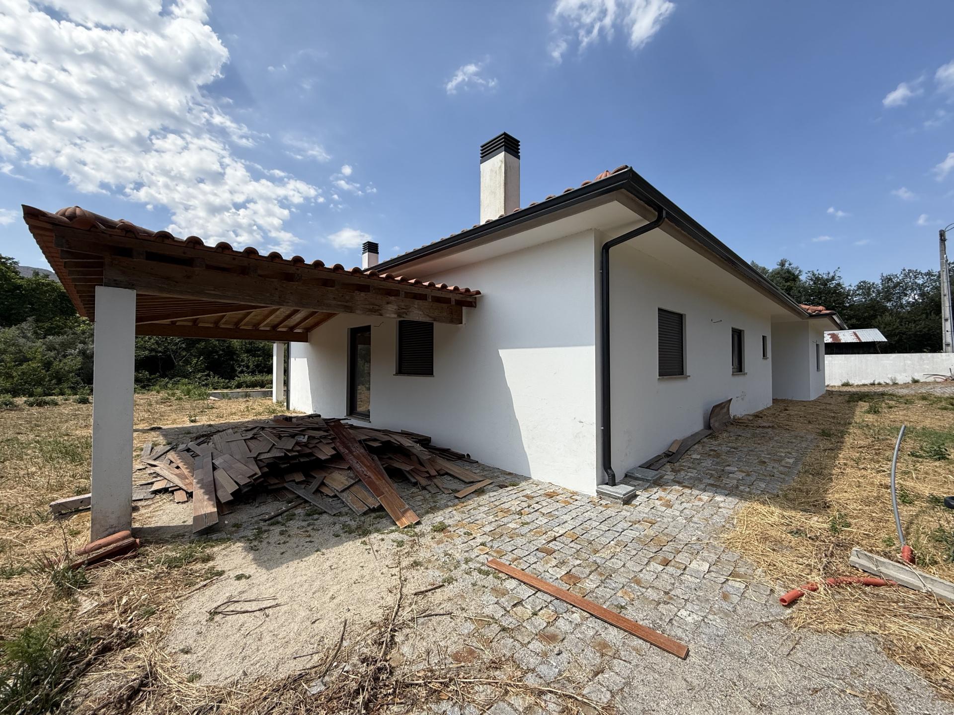 Moradia V4 em Britelo, Ponte da Barca