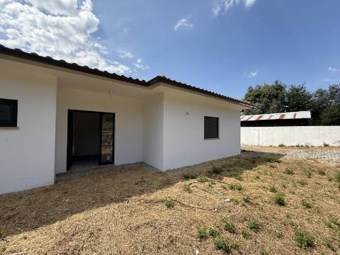 Moradia V4 em Britelo, Ponte da Barca