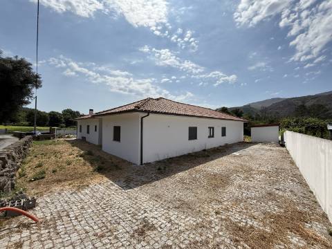 Moradia V4 em Britelo, Ponte da Barca