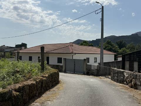 Moradia V4 em Britelo, Ponte da Barca