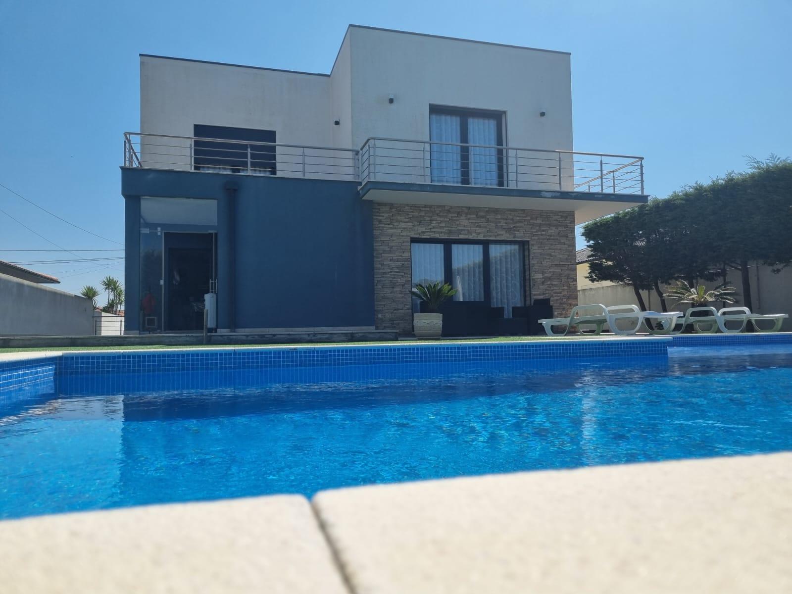 Moradia T4 de luxo perto da praia de 2019