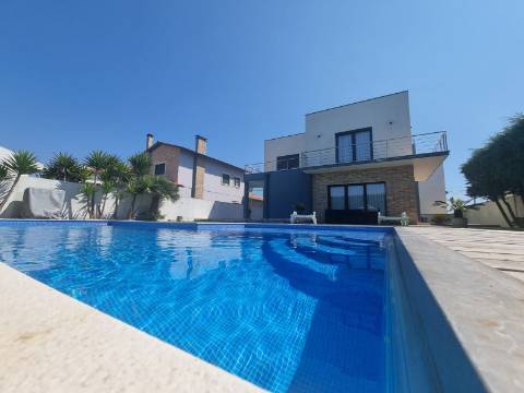 Moradia T4 de luxo perto da praia de 2019