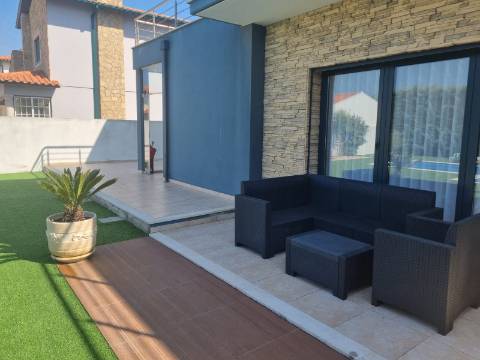 Moradia T4 de luxo perto da praia de 2019