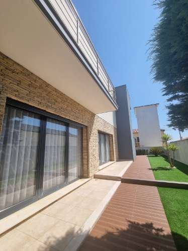 Moradia T4 de luxo perto da praia de 2019