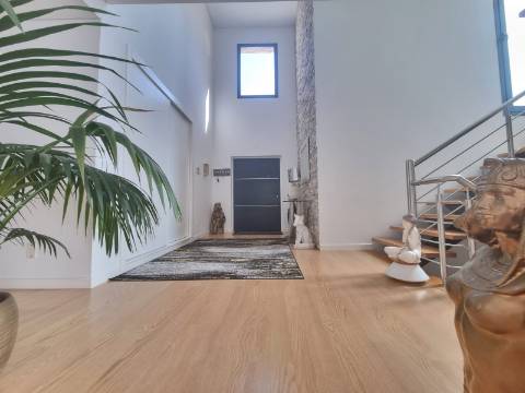 Moradia T4 de luxo perto da praia de 2019