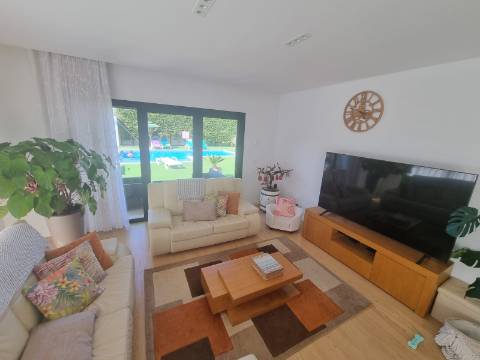 Moradia T4 de luxo perto da praia de 2019