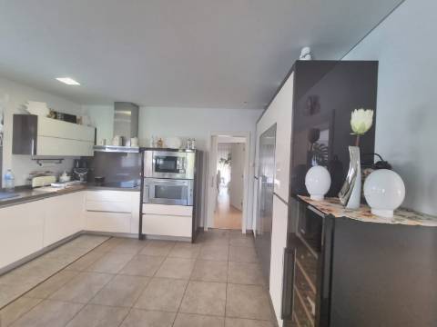 Moradia T4 de luxo perto da praia de 2019