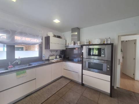 Moradia T4 de luxo perto da praia de 2019