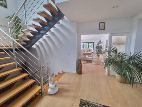 Moradia T4 de luxo perto da praia de 2019