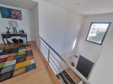 Moradia T4 de luxo perto da praia de 2019