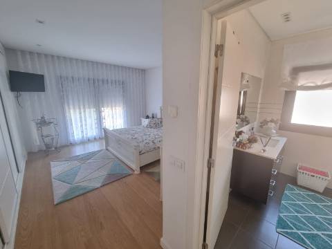 Moradia T4 de luxo perto da praia de 2019