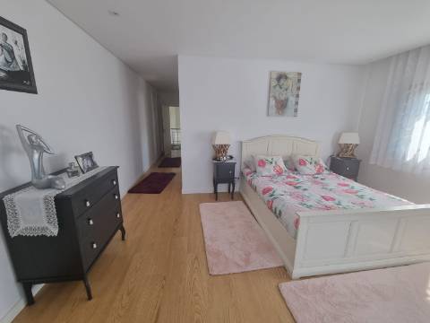 Moradia T4 de luxo perto da praia de 2019