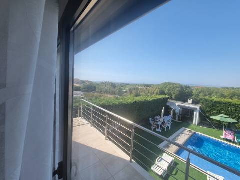 Moradia T4 de luxo perto da praia de 2019