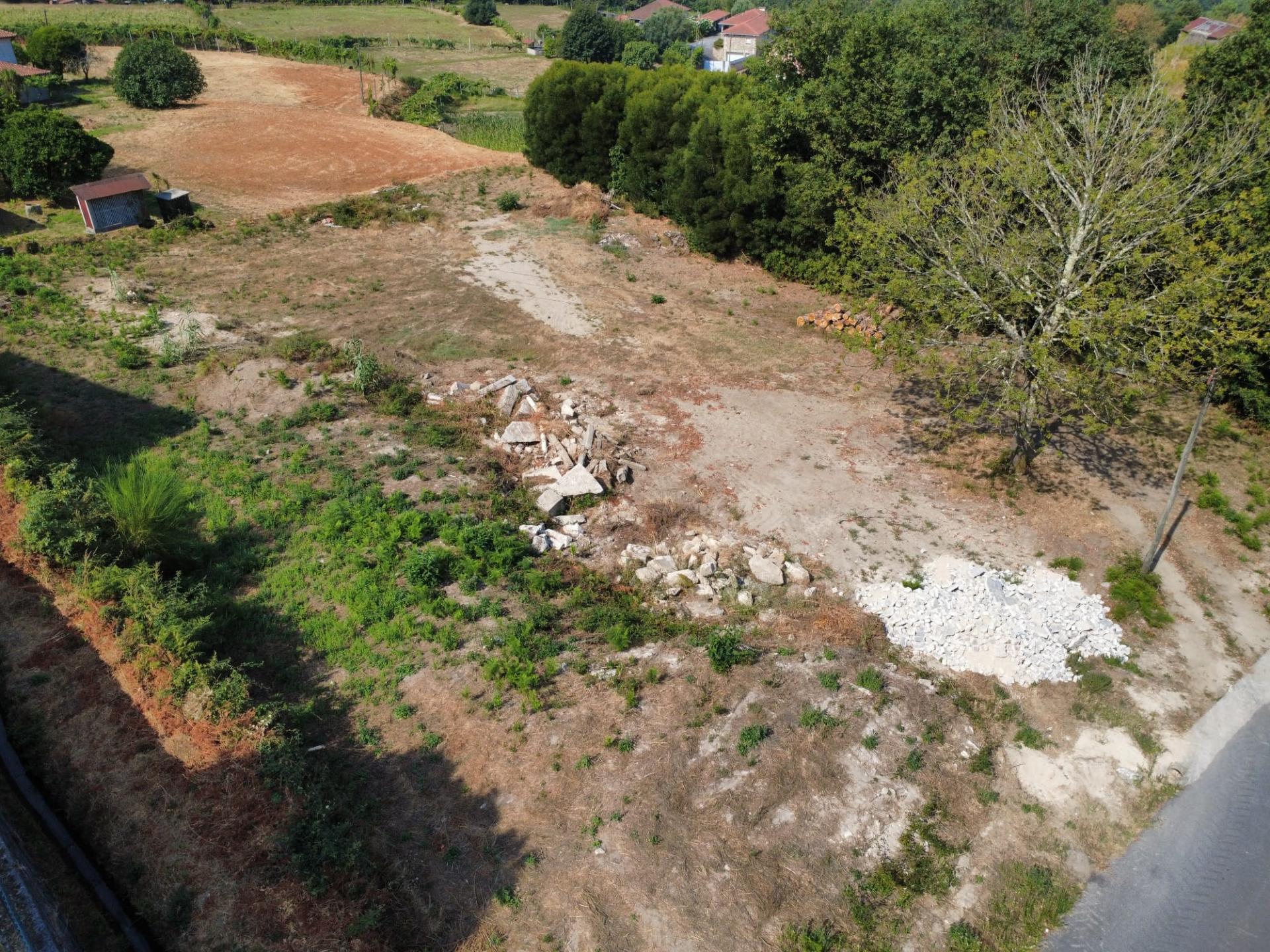 Terreno de Construção com Bons Acessos