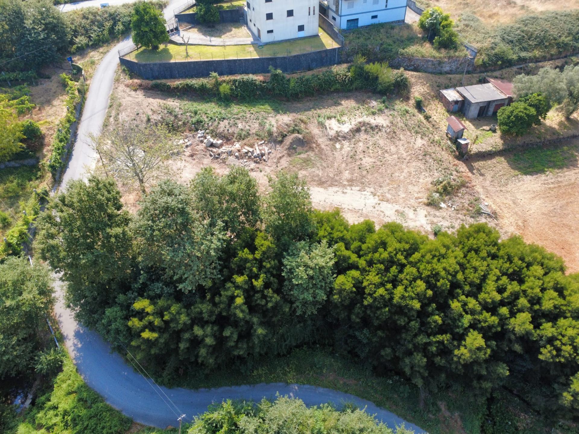 Terreno de Construção com Bons Acessos