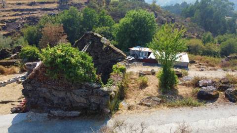 Pequena Ruína para Restauro ou Estacionamento - Paredes do Vale, Arcos de Valdevez