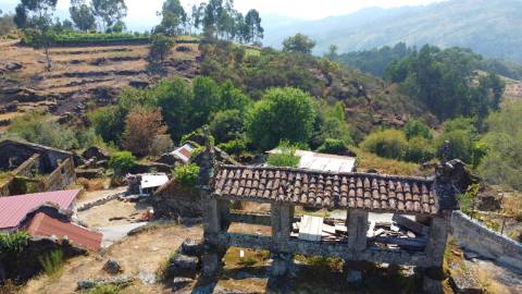 Pequena Ruína para Restauro ou Estacionamento - Paredes do Vale, Arcos de Valdevez