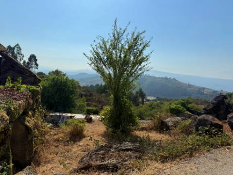 Pequena Ruína para Restauro ou Estacionamento - Paredes do Vale, Arcos de Valdevez