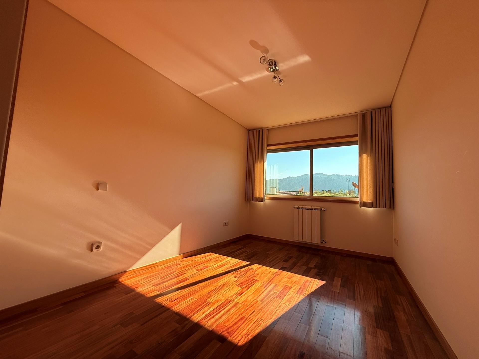 Apartamento T2 para Arrendamento - Arcos de Valdevez